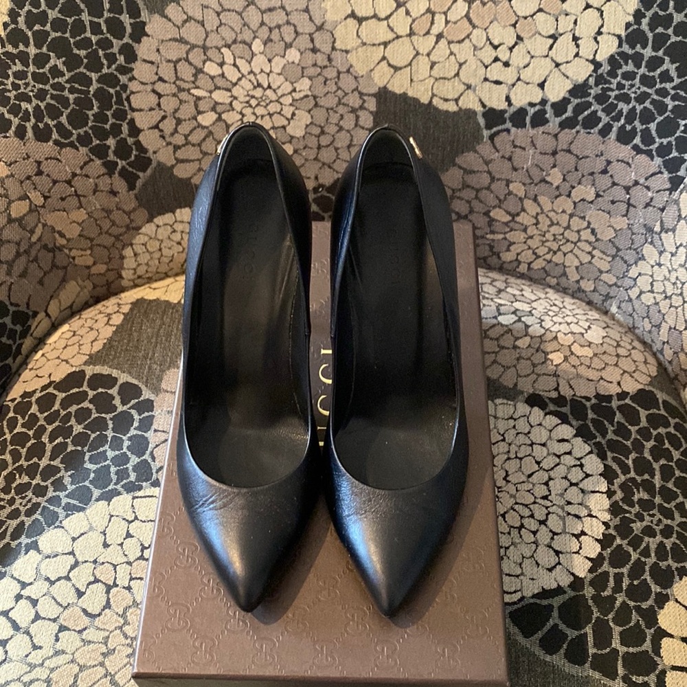 Gucci black leather heels